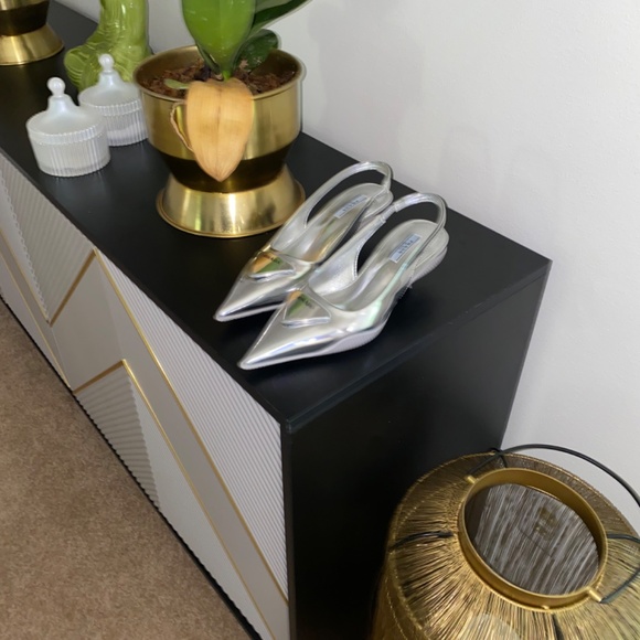 Prada metallic silver slingbacks with low heel - Picture 3 of 5